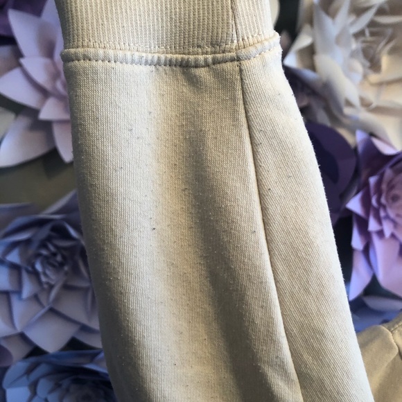 Cream sweater - Picture 5 of 5